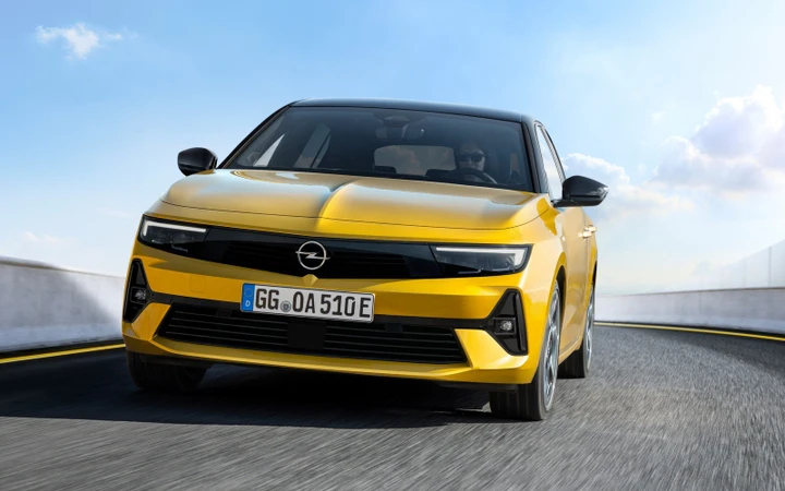 Opel Astra 2022: i prezzi e gli allestimenti della sesta generazione