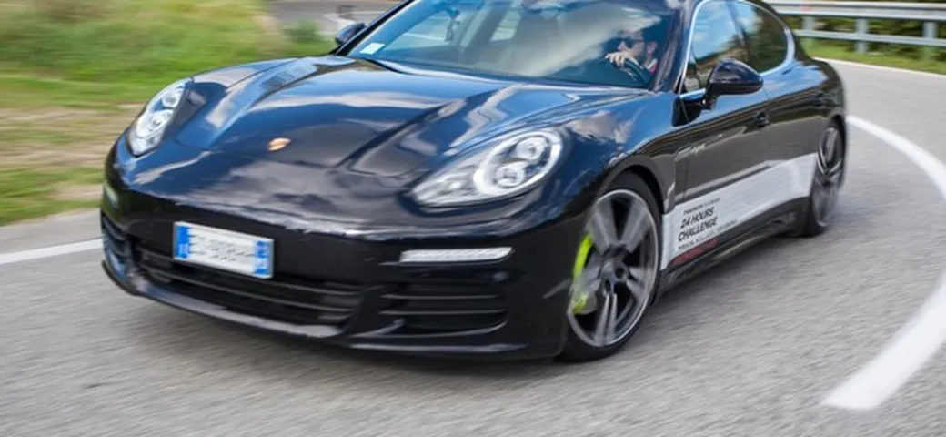 Porsche Panamera S E-Hybrid 24 Hours Challenge: sfida ai consumi dichiarati