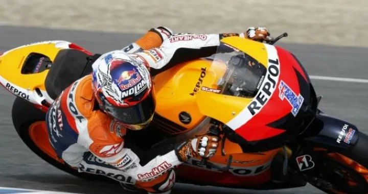 Stoner: "soddisfatto di questo primo giorno". Pedrosa: "giornata complicata"
