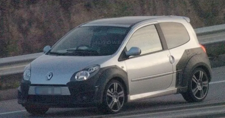 Renault Twingo RS: addio quiete