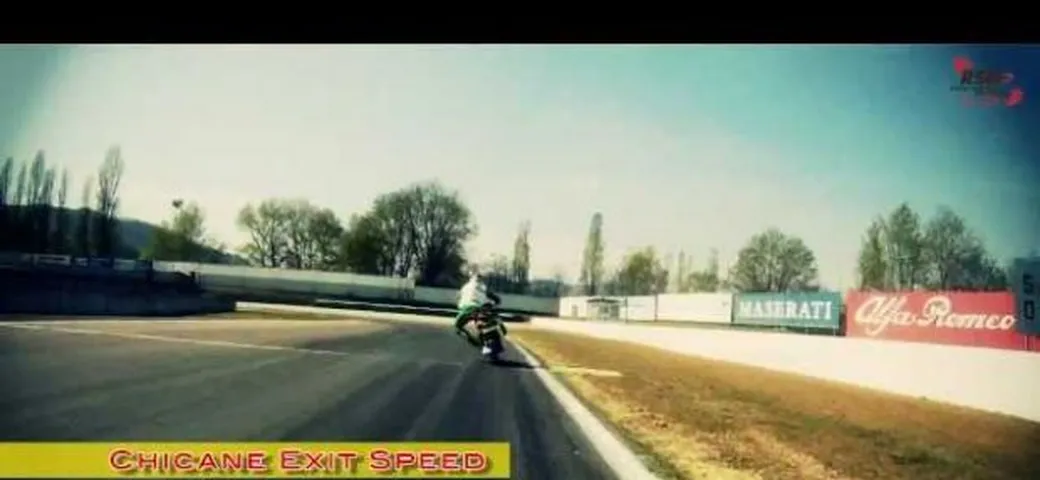 Malossi: Piaggio Zip SP 70 Malossi vs Yamaha TMax