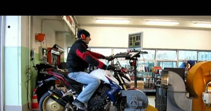 10 scarichi per la Honda CB1000R 2011