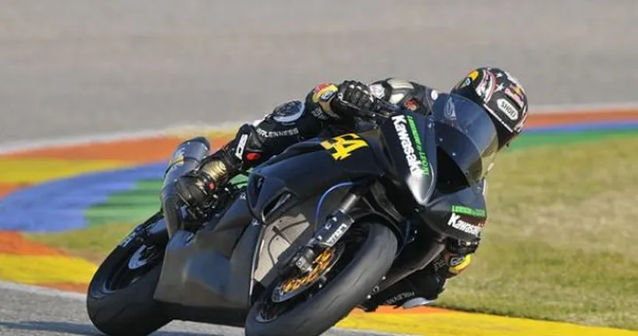 Supersport: Team Kawasaki Delta Fin Lorenzini in pista a Valencia con Sofuoglu e Morais