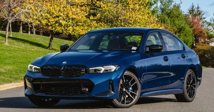 BMW M340i xDrive 50 Jahre Edition: 386 CV per un'auto speciale