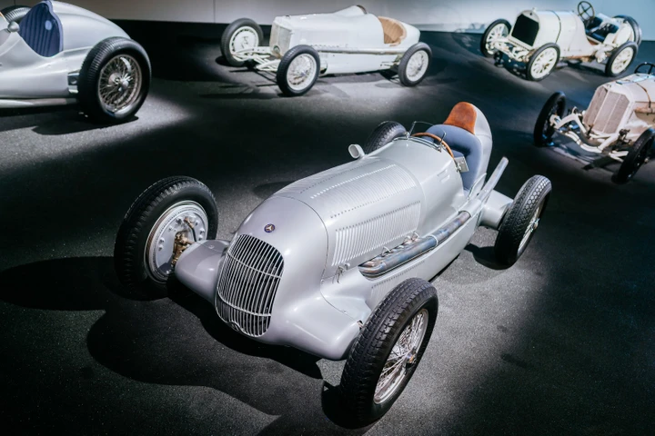 Mercedes-Benz W 25: la prima 