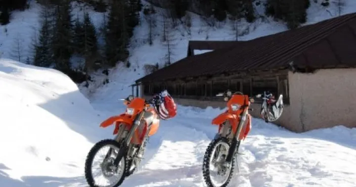 Foto del giorno: basta una KTM 125 EXC ...
