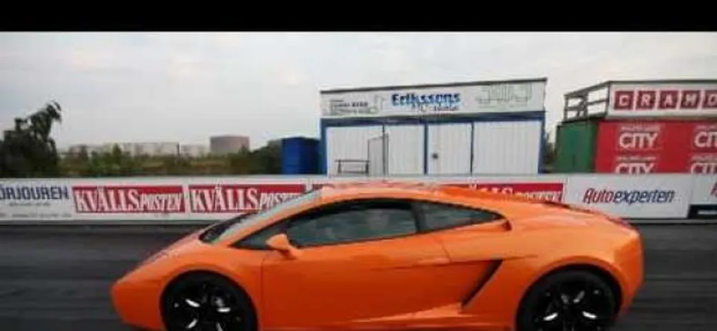 Scooter Peugeot sfida Lamborghini Gallardo: chi vincerà?