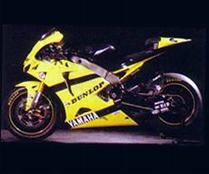 Il Team Tech3 riceve le Yamaha M1 ufficiali 07