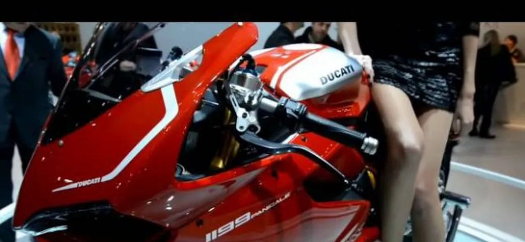 Video Ducati 1199 Panigale R @ Salone Eicma di Milano