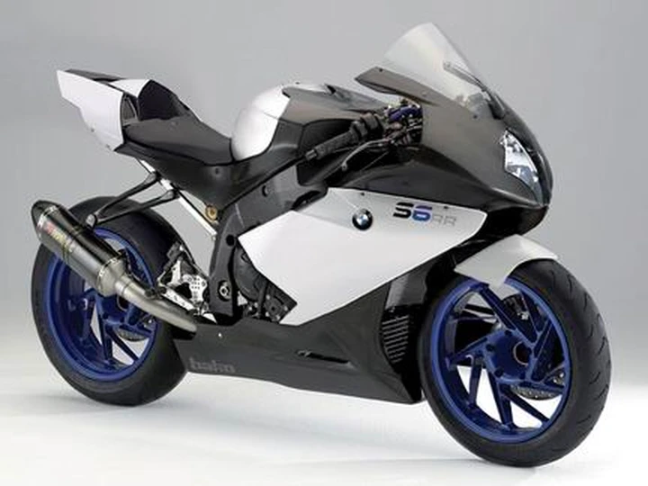 Anticipazioni BMW: si prepara la zampata alla Supersport con la S6RR?
