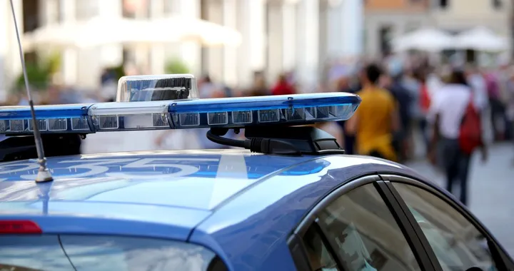Inseguimento con la Polizia, gli agenti lo fermano con lo Stop Stick