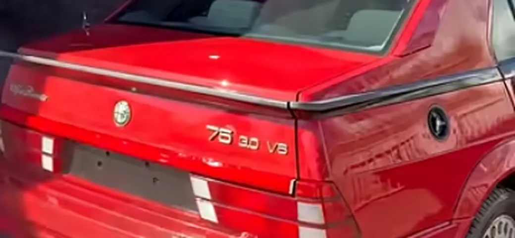 Il primo lavaggio di un'Alfa 75 V6, col motore Busso, in 19 anni [VIDEO]