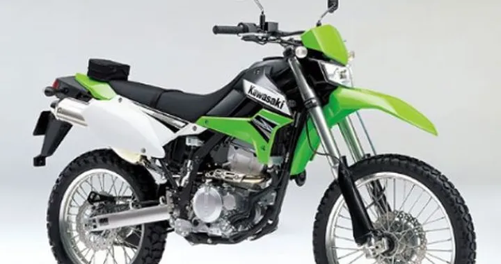 Kawasaki KLX250 2011: si rinnova e strizza l'occhio all'off-road più duro