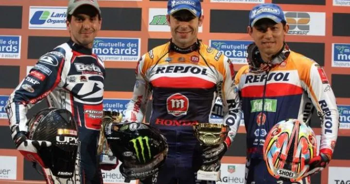 Toni Bou completa a Parigi il 'Grande Slam' nel Campionato Trial Indoor