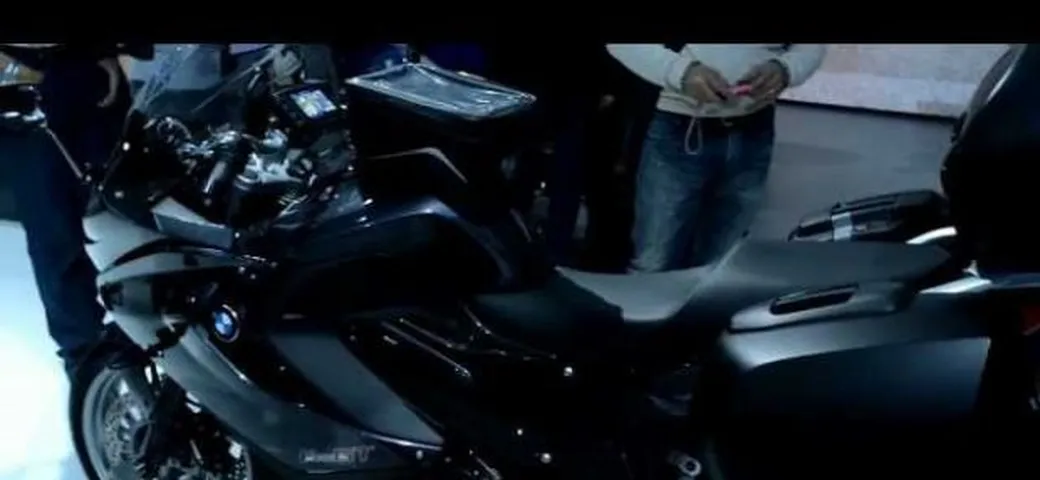 Video BMW F 800 GT 2013 al Salone EICMA di Milano