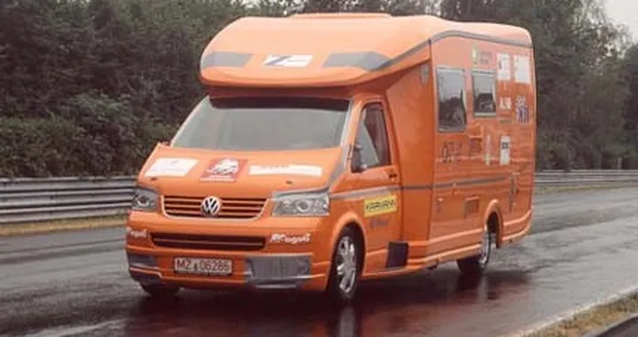 Il giro del Nurburgring in 11 minuti: in camper!