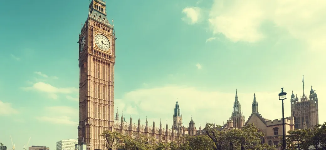 Guidare in UK: i consigli e come si guida a sinistra in Inghilterra