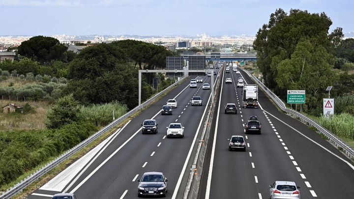 Traffico in aumento sulle strade italiane: weekend da bollino rosso