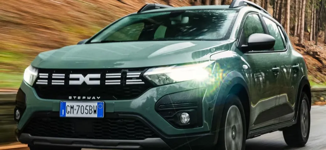 Nuova Dacia Sandero Hybrid, tutto sulla compatta ibrida da 140 CV