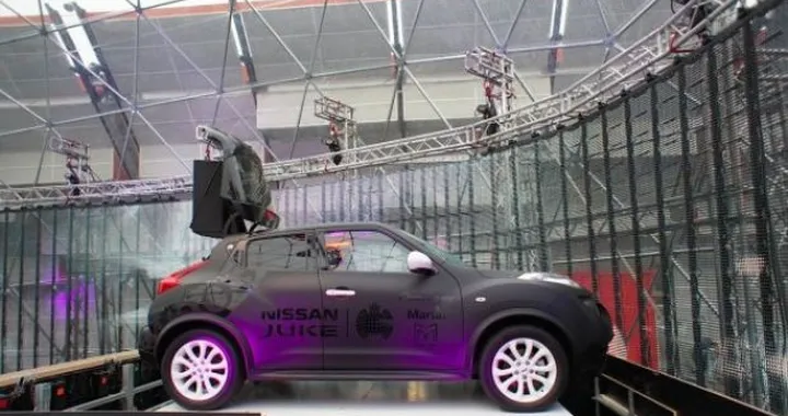 Stand Nissan al Motor Show di Bologna 2012 Live