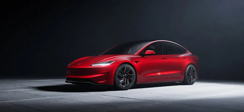 Nuova Tesla Model 3 Performance: prestazioni e tecnologia al top, la più potente e dinamica di sempre