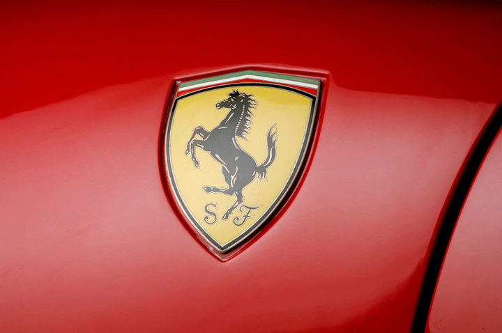 Ferrari guarda ai giovani, il 40% dei proprietari ha meno di quarant'anni