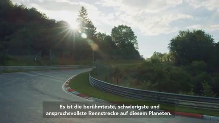 La Jaguar F-Type SVR diventa un taxi al Nurburgring
