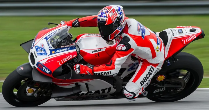Test MotoGP Australia: Casey Stoner non c’è. Perché Ducati non dà la GP16 al “Canguro”?