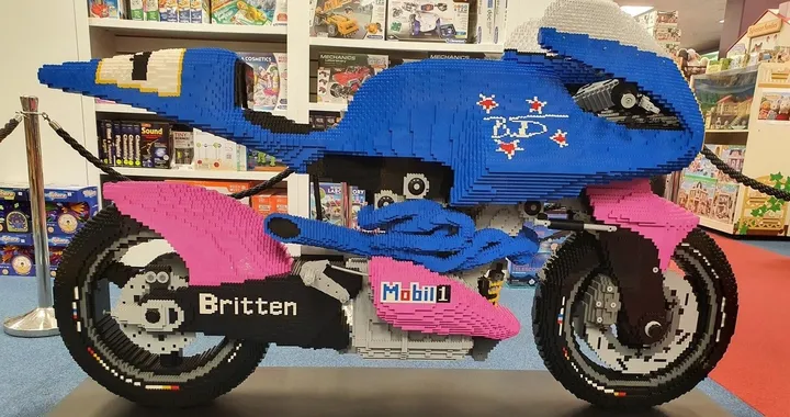 La Britten V1000 in Lego di "The Brickman"