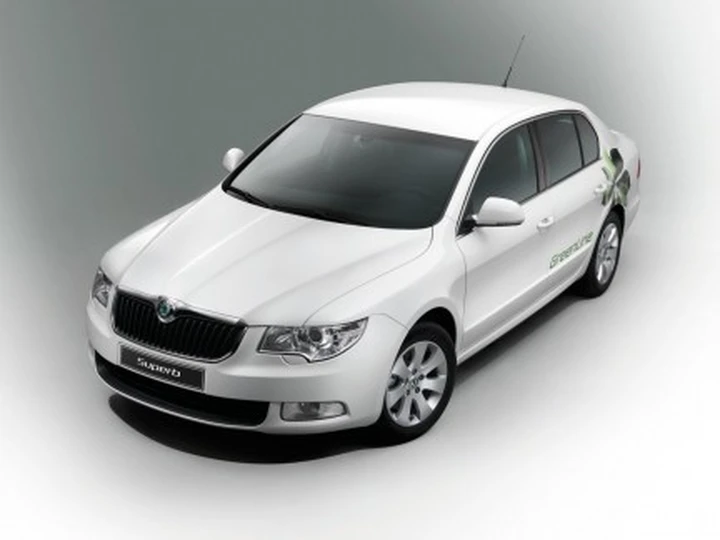 Skoda Superb Greenline: pulita per il mercato inglese