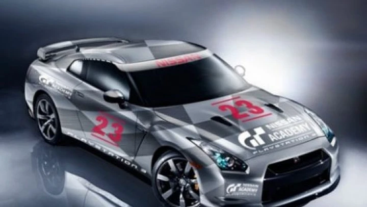 Nissan: il vincitore della GT Academy su PlayStation 3 correrà anche nel GT4