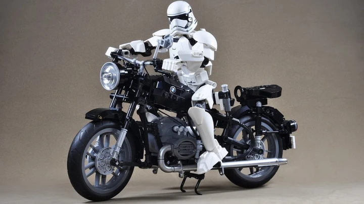 BMW R60/2 del 1967 in mattoncini Lego