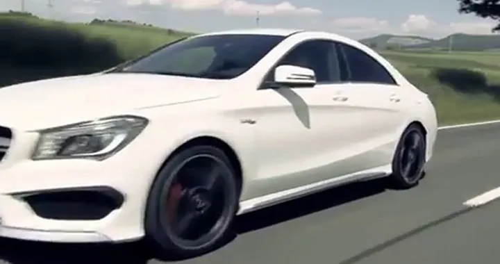 Mercedes A 45 AMG e Lewis Hamilton
