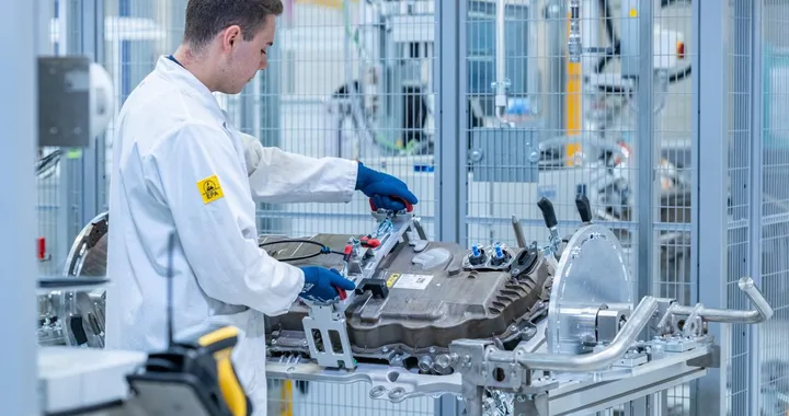 BMW iX5 Hydrogen, al via la produzione del nuovo Energy Master