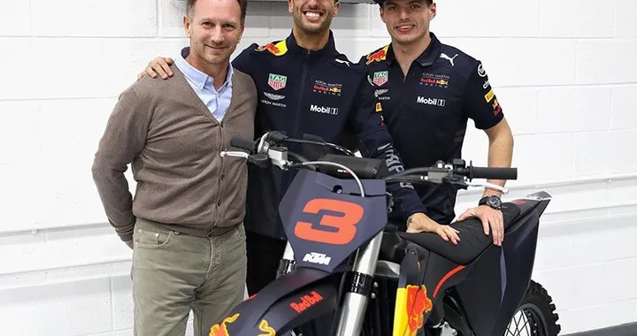 Red Bull regala a Daniel Ricciardo una KTM 350 SX-F