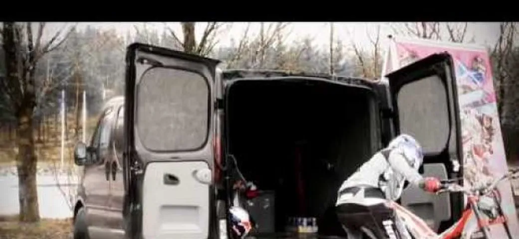 Video: Dougie Lampkin fra moto, mtb e snowboard
