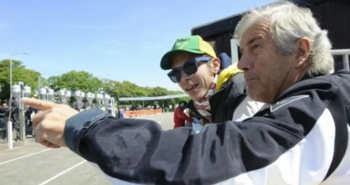 Giacomo Agostini incoraggia Valentino Rossi: "anch'io dovetti riadattarmi passando dalla MV alla Yamaha"