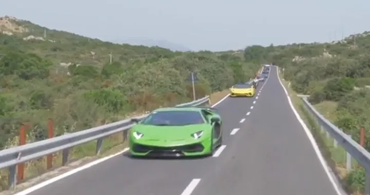 Lamborghini Esperienza Giro Sardegna: tori in Costa Smeralda [Video]
