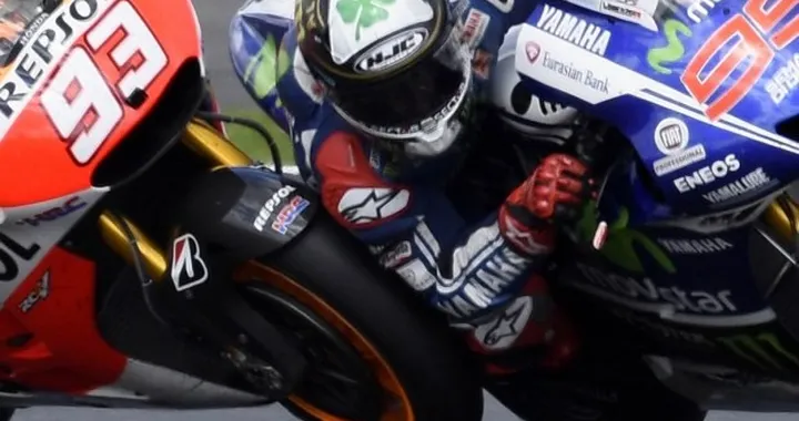 Lorenzo duro su Marquez. Sorpasso oltre il limite?