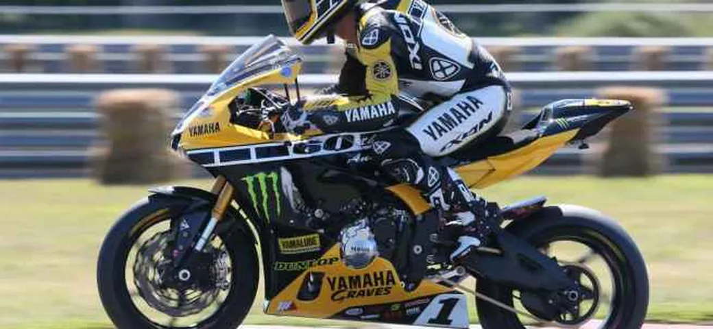 SBK: Colin Edwards prova la Yamaha R1 Superbike 2016