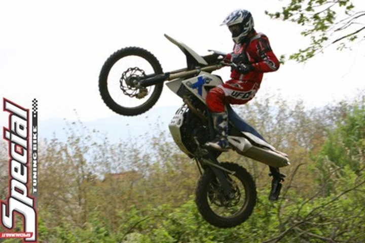 BMW aggredisce il mercato moto