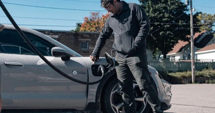 Porsche Taycan Cross Turismo: Guinness World Record di percorrenza negli USA