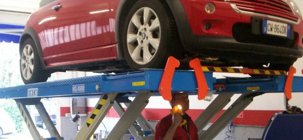 Revisione auto: multa automatica? Una bufala