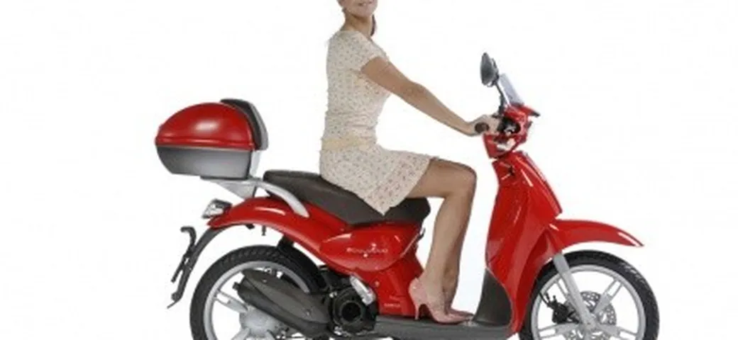 Aprilia: nuovi Scarabeo 50 e 100cc