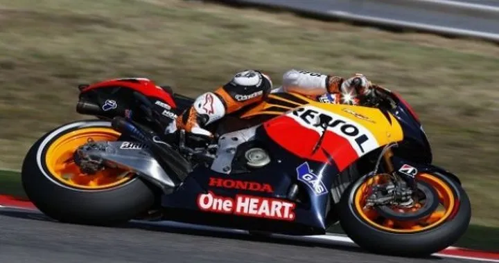 MotoGP: Casey Stoner parte in pole a Misano. Lorenzo secondo per un soffio, Pedrosa in prima fila