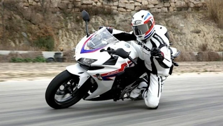Honda CBR500R 2013: il test di Motoblog