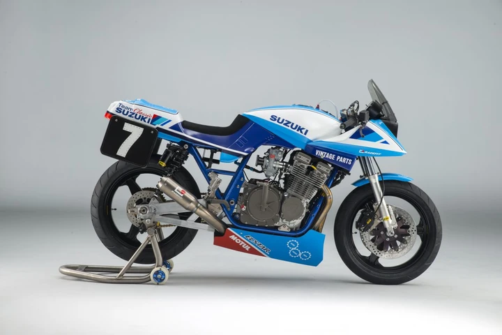 Una Suzuki Katana a Donington Park