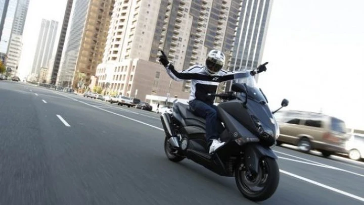 Yamaha T-Max 2012: il Test di Motoblog
