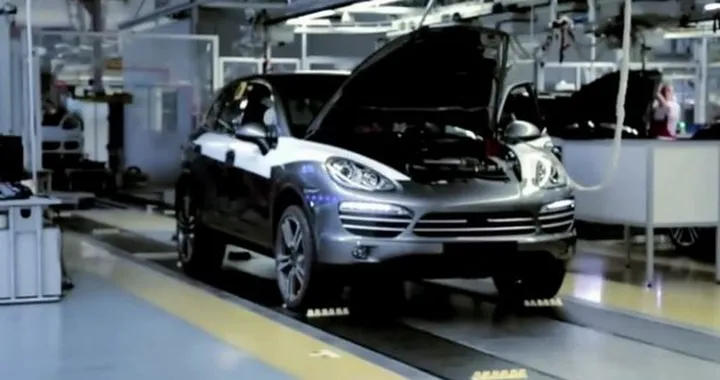 Porsche Cayenne Platinum Edition: la produzione in video