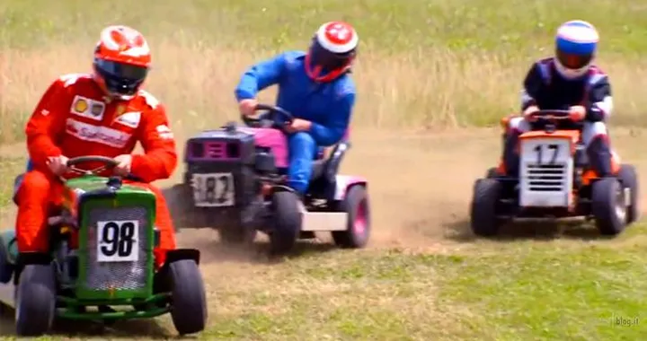 I Piloti della Formula 1 si sfidano sui tagliaerba in Video